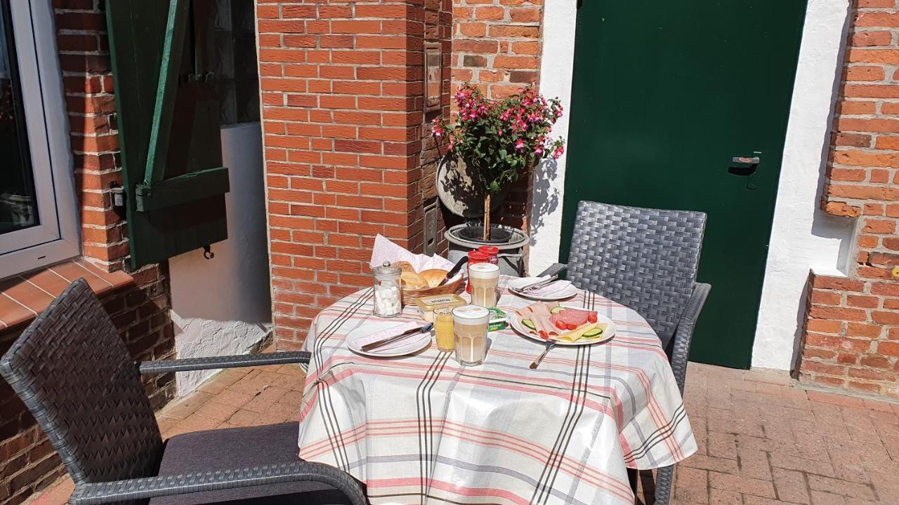 Fewo-Butze 2 Mit Terrasse Dornumersiel Luaran gambar